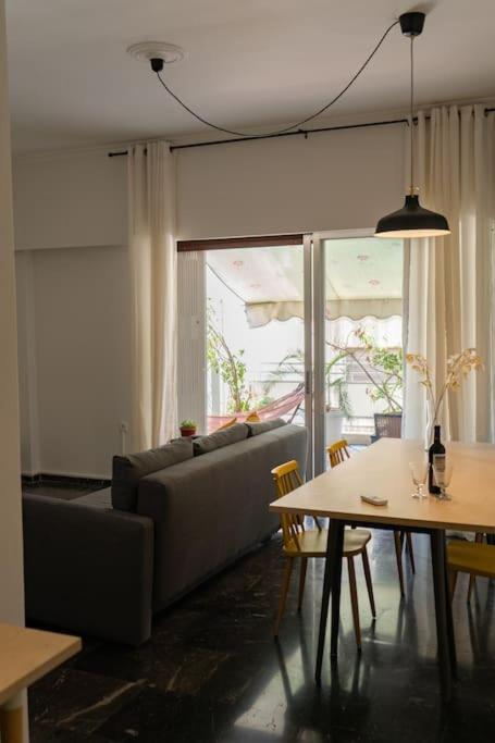 Saffron Apartment In Central Athene Buitenkant foto